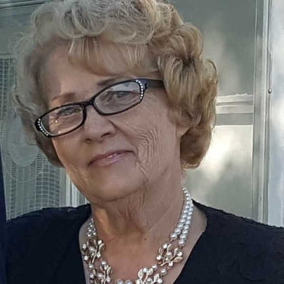 Meet your Posher, Debbie - Picture 1 of 1